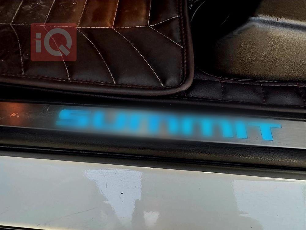 جیپ گراند شیرۆکی